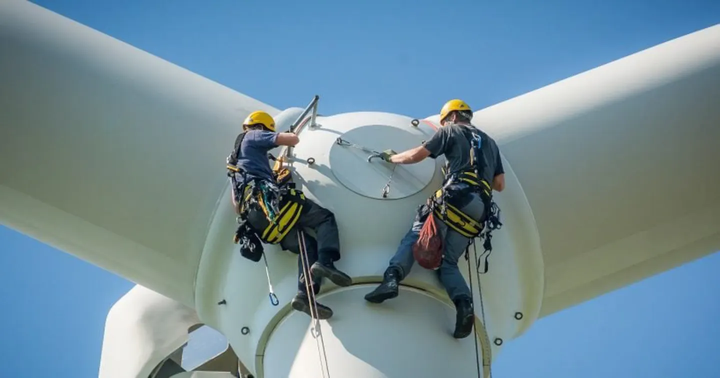 Common Wind Turbine Problems and How to Fix Them